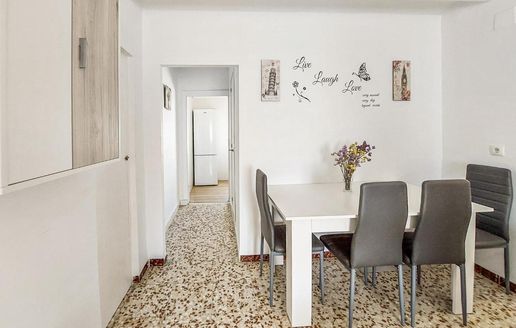2 Bedroom In Apartment *